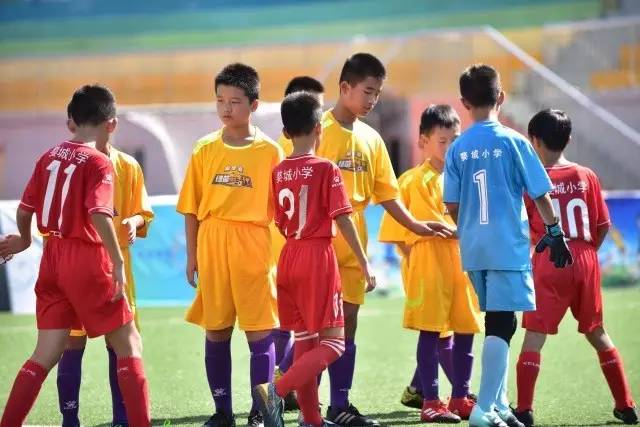 库尔图瓦：还想再踢五六年，退役后不想当主教练因为这让人老得快内容页头图展示